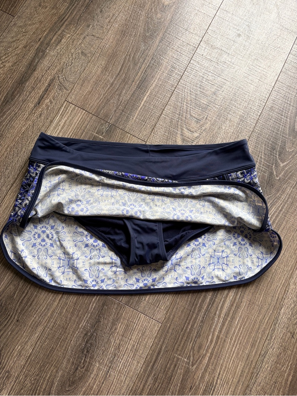 Athleta swim skirt - Picture 2 of 3